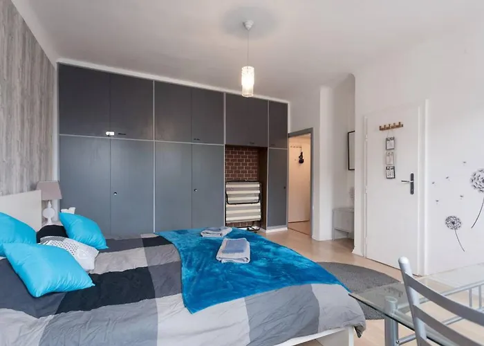 Apartment Cute Red Star Center